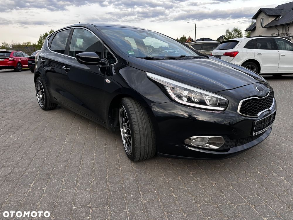 Kia Ceed 1.6 GDI ISG Dream-Team Edition - 3