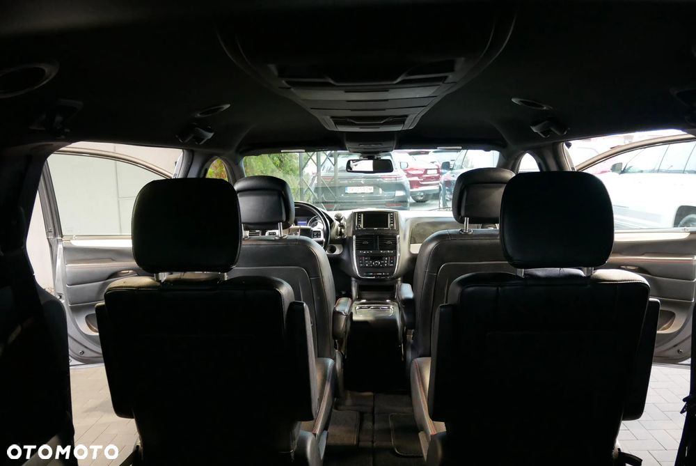 Dodge Grand Caravan - 11