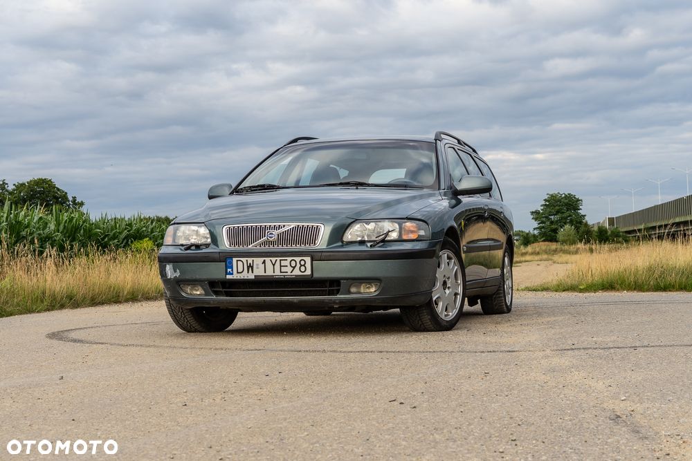 Volvo V70 2.4 D5 AWD - 1