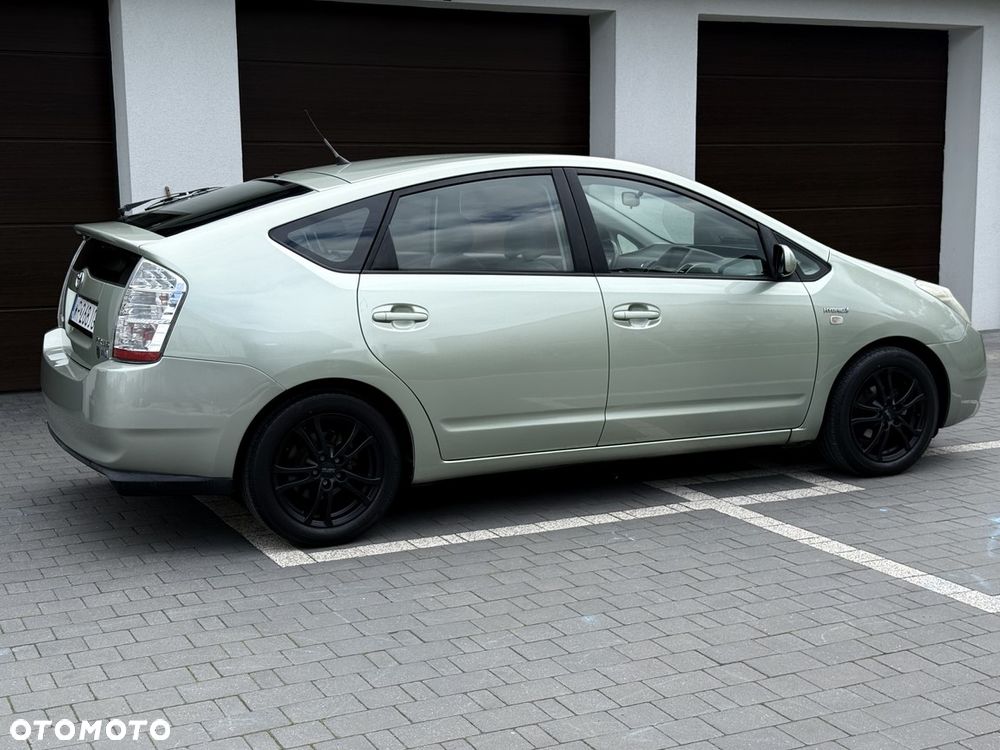 Toyota Prius 1.5 VVT-i Sol - 8