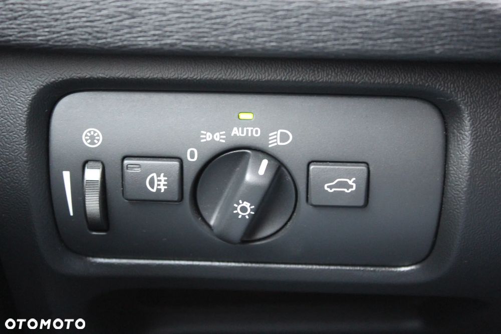 Volvo V40 D2 Momentum - 18