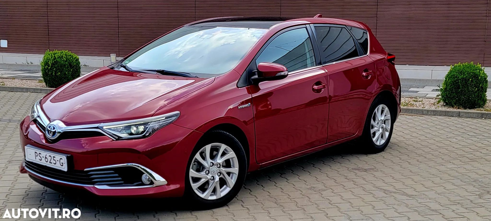 Toyota Auris 1.8 VVT-i Hybrid Automatik Edition S+ - 1
