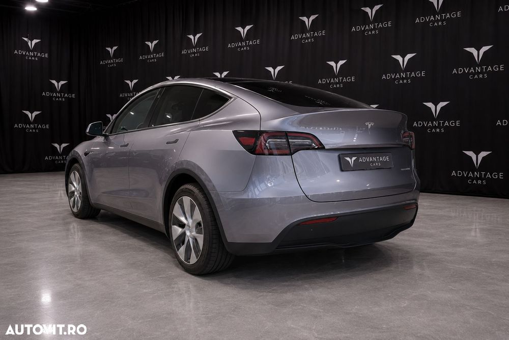 Tesla Model Y Long Range Dual Motor AWD - 7