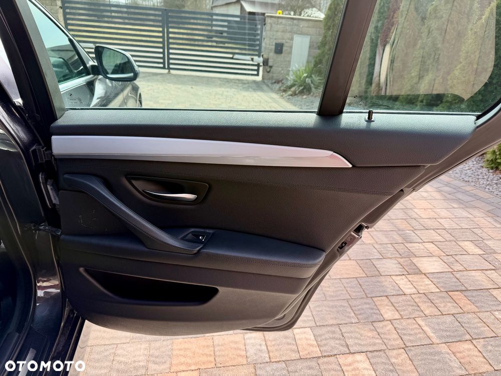 BMW Seria 5 520d Sport-Aut - 28