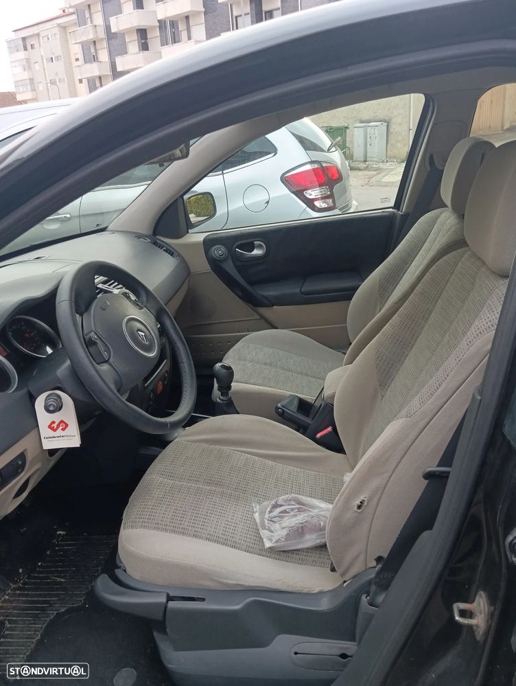 Renault Mégane 1.5 dCi Dynamique - 8