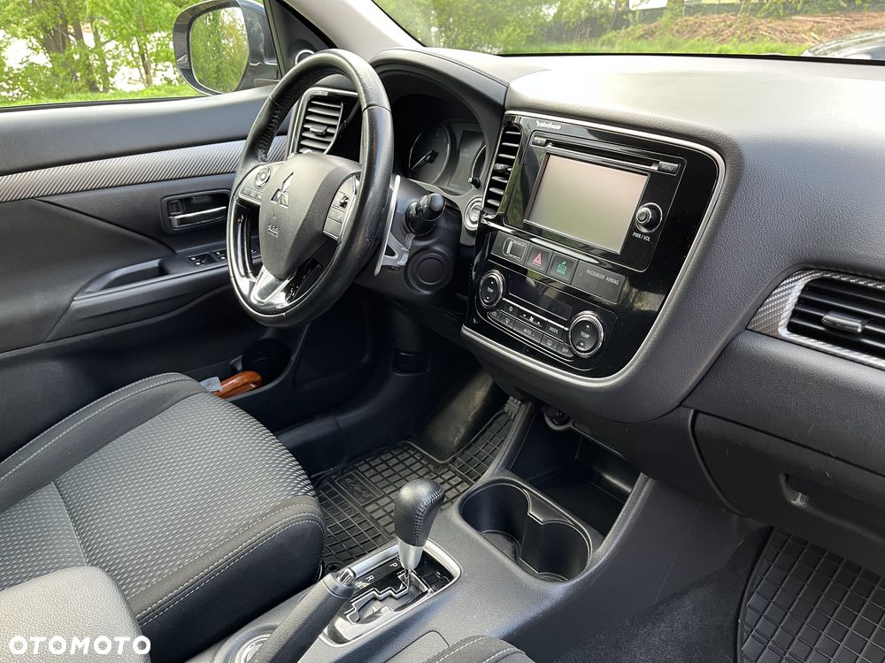 Mitsubishi Outlander 2.0 Intense + 4WD CVT - 22