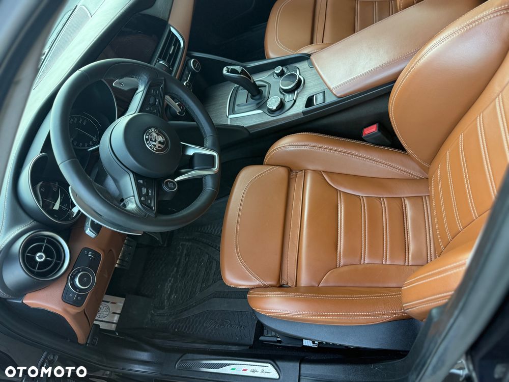 Alfa Romeo Giulia - 9