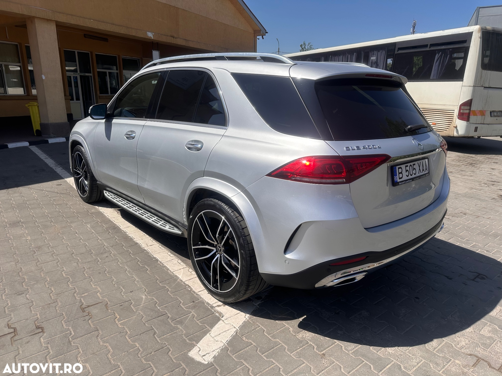 Mercedes-Benz GLE 400 d 4Matic 9G-TRONIC AMG Line - 2