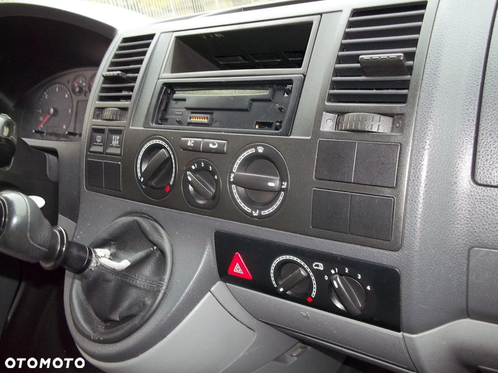 Volkswagen Transporter - 9