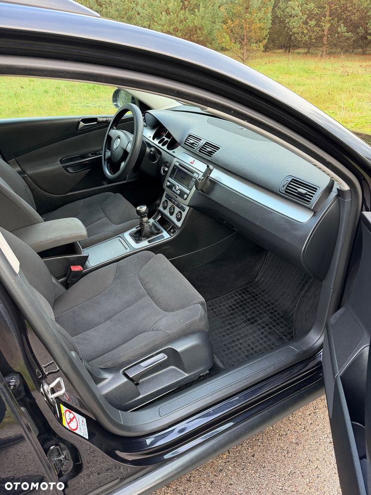 Volkswagen Passat 2.0 TDI Highline - 14