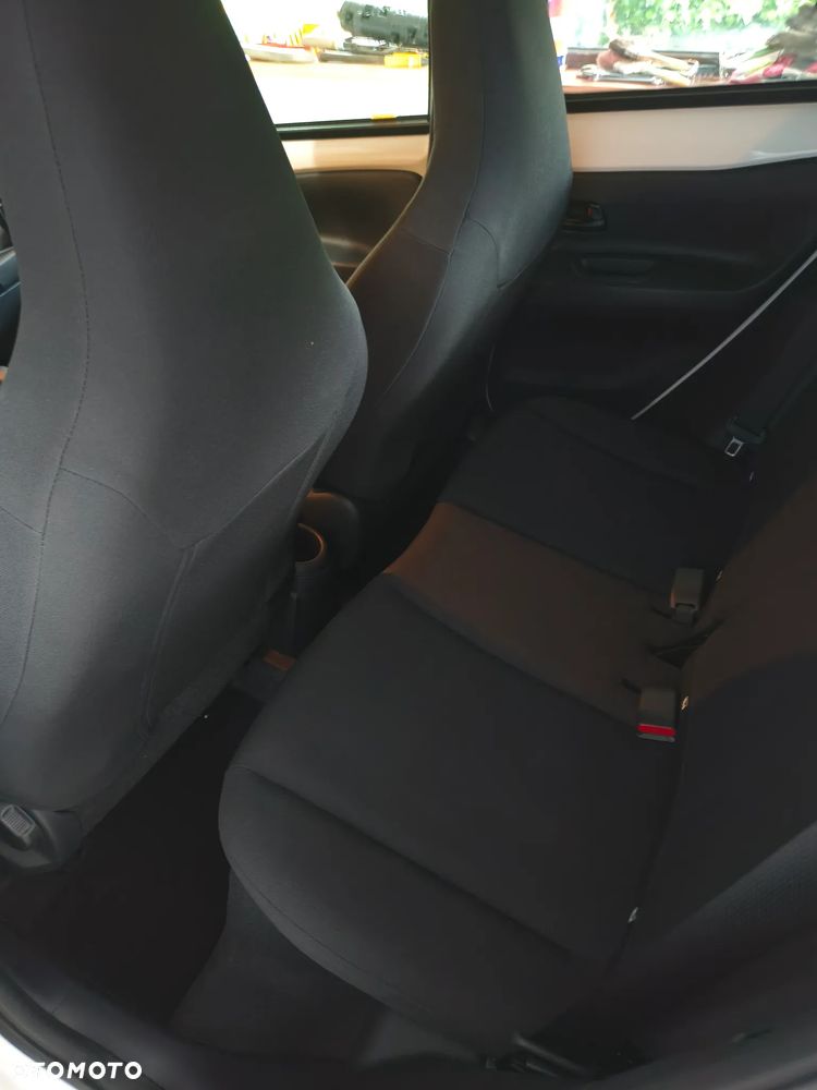 Toyota Aygo X 1.0 VVT-i Style CVT - 27