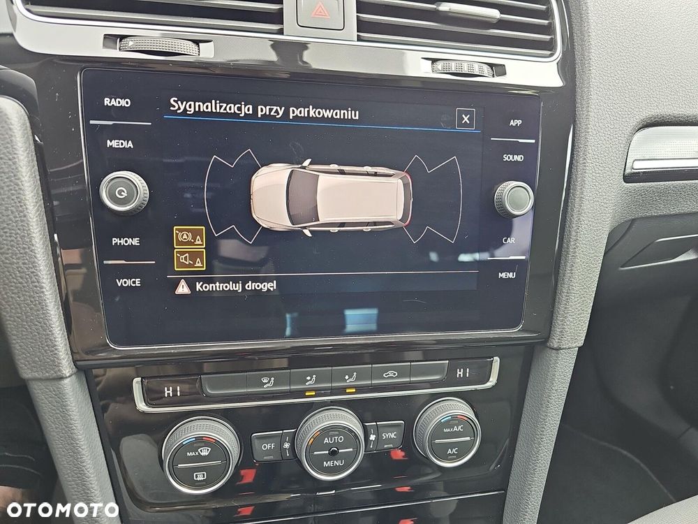 Volkswagen Golf - 28