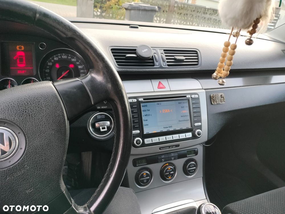 Volkswagen Passat - 19