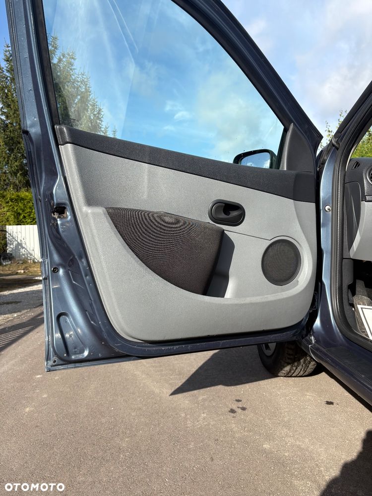 Renault Clio 1.2 16V Expression - 8