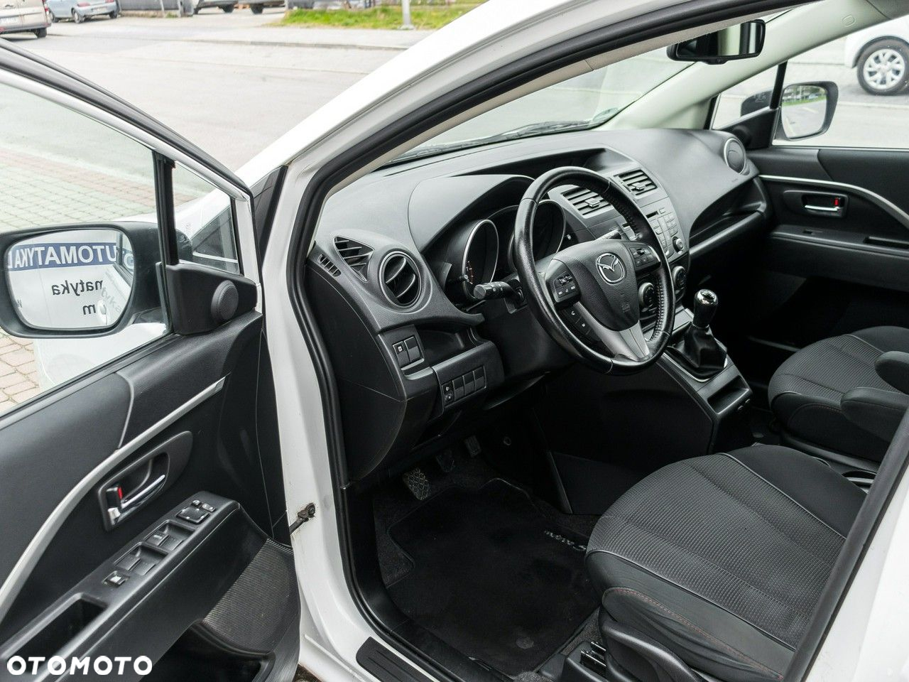 Mazda 5 - 18