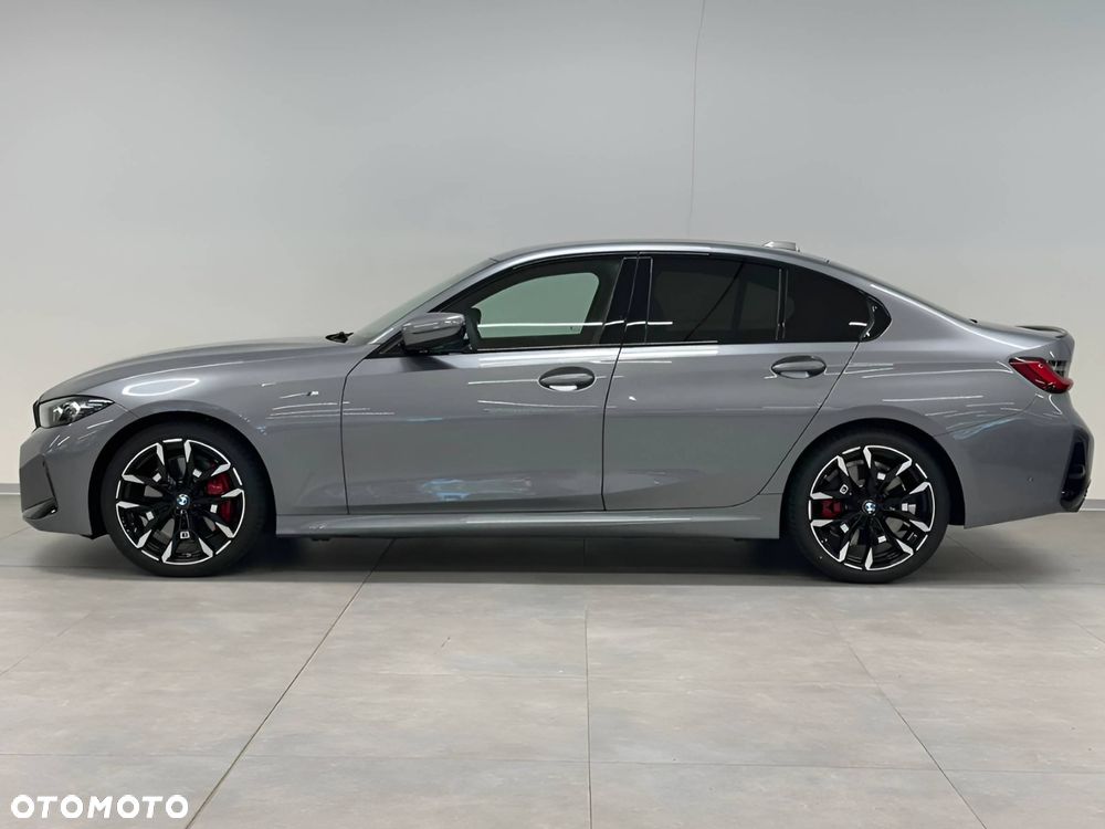 BMW Seria 3 330i xDrive M Sport - 2