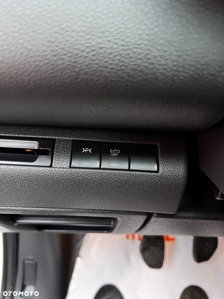 Peugeot 3008 BlueHDi 150 Stop & Start Active Business-Paket - 37