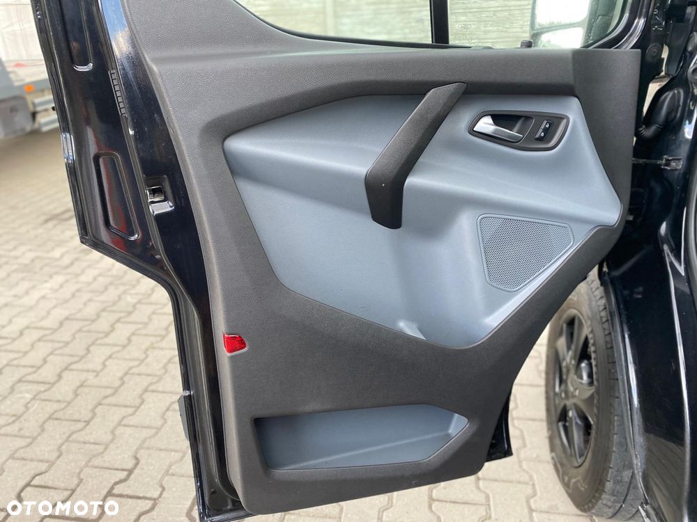 Ford TRANSIT CUSTOM - 12