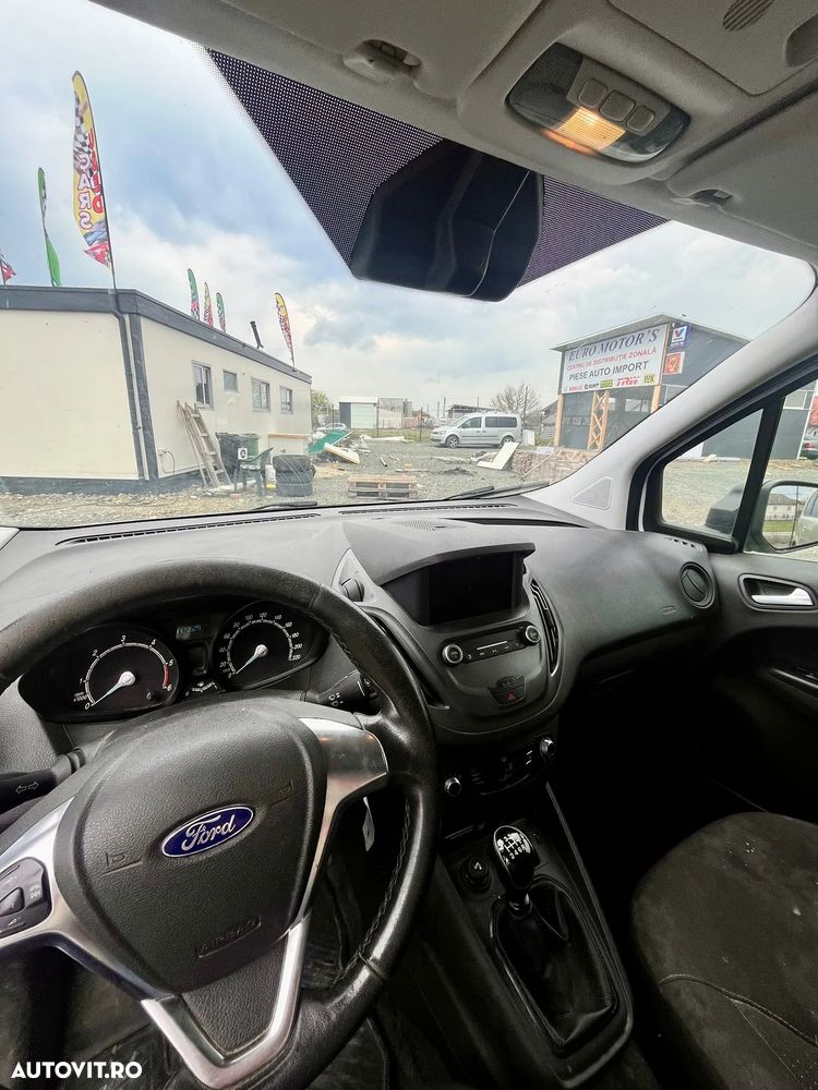 Ford Transit Connect - 10