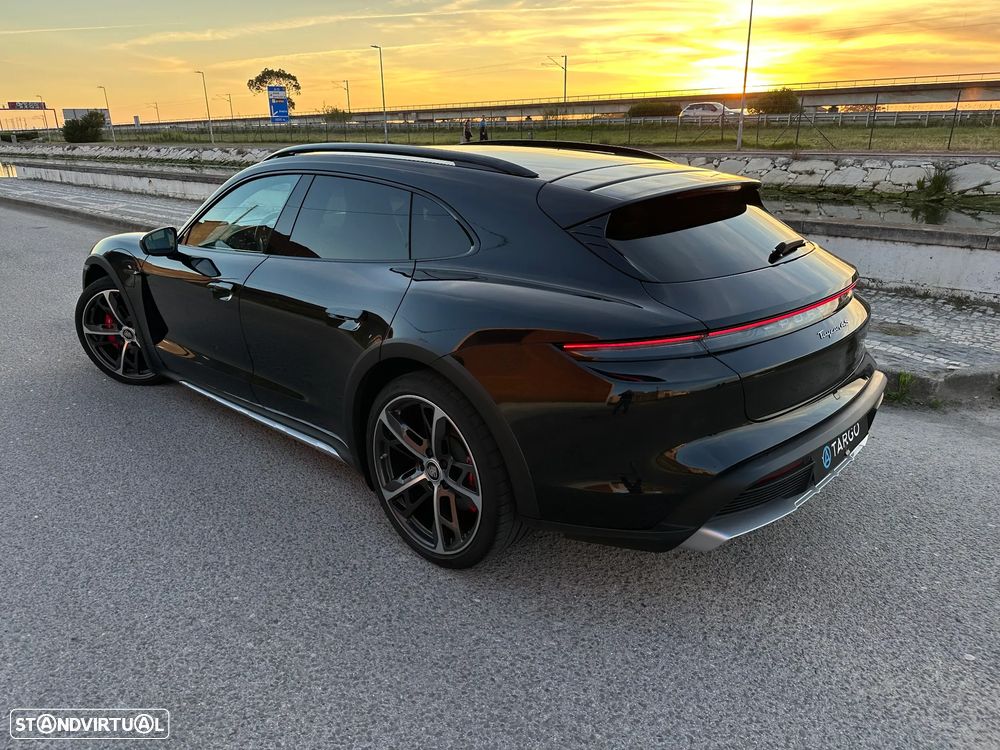 Porsche Taycan Cross Turismo 4S - 9