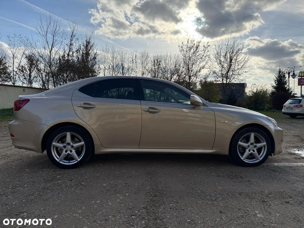 Lexus IS 220 D Prestige - 7