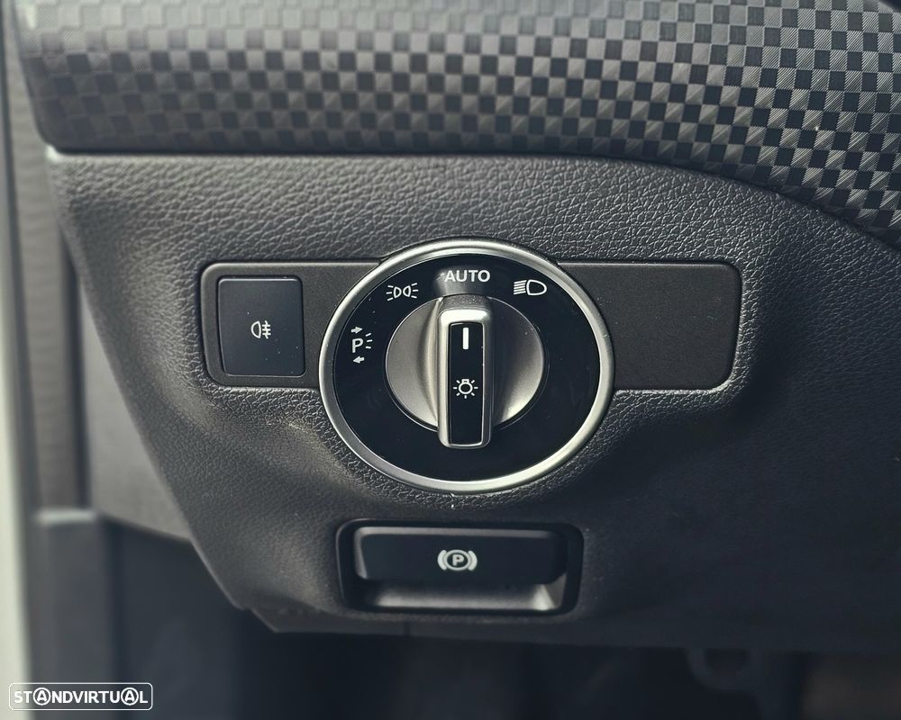 Mercedes-Benz A 200 d 7G-DCT Urban - 22