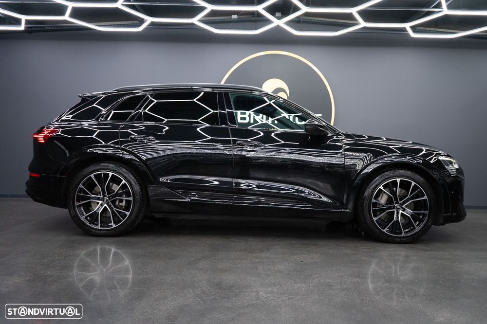 Audi e-tron 50 quattro S line - 2