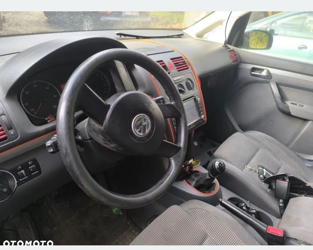Volkswagen Touran 2.0 TDI Trendline - 3