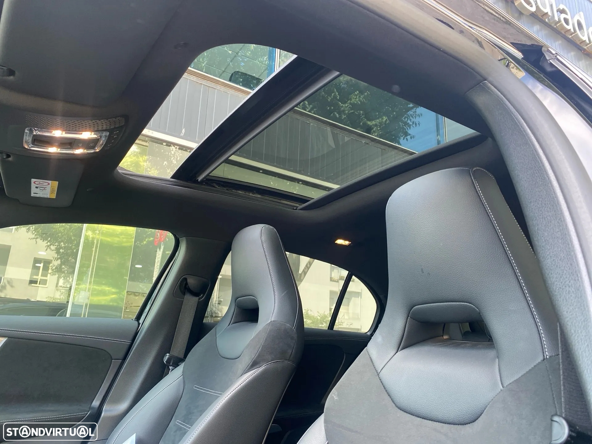 Mercedes-Benz A 250 e AMG Line - 23