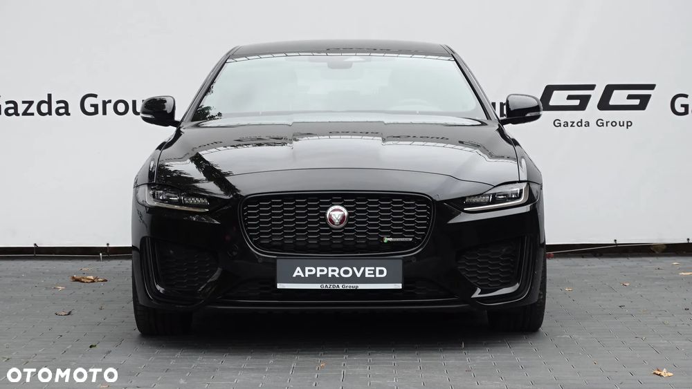 Jaguar XE D200 AWD R-Dynamic Black - 3