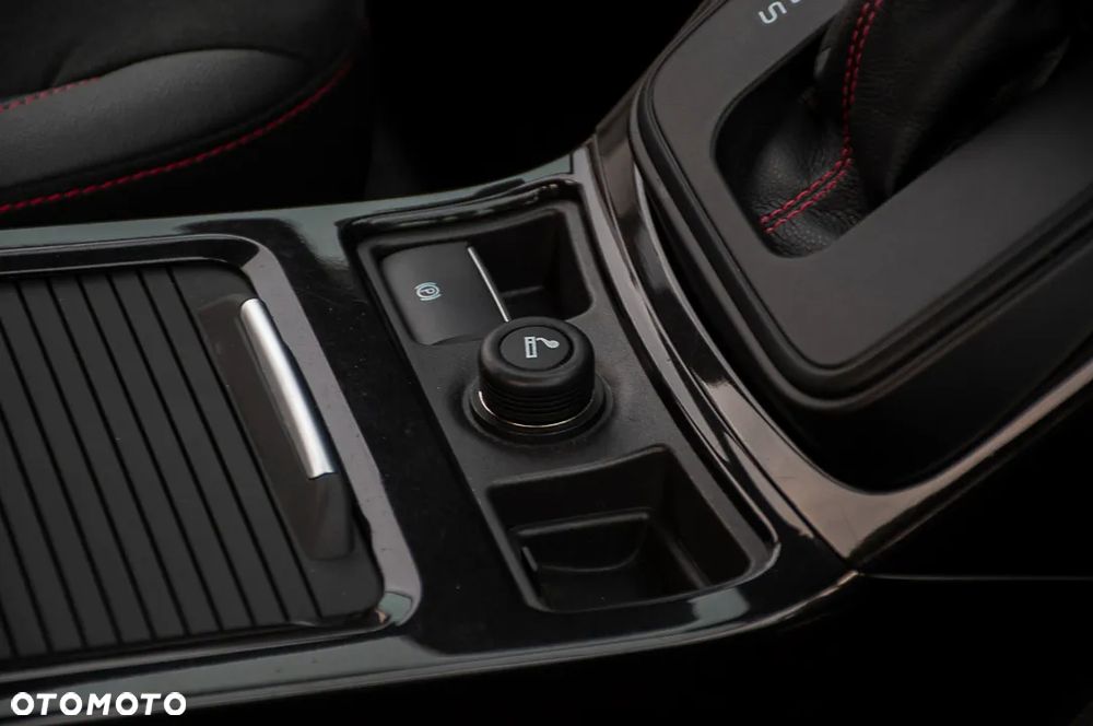 Ford Kuga 1.5 EcoBoost AWD ST-Line ASS - 21