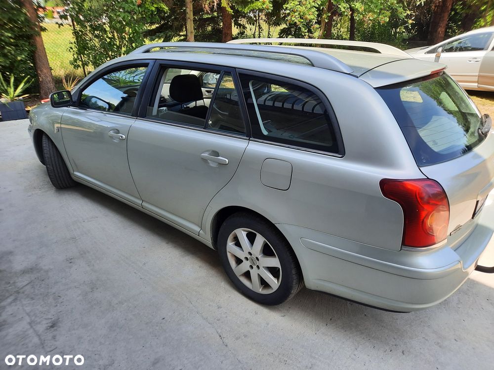Toyota Avensis 1.8 VVT-i - 4