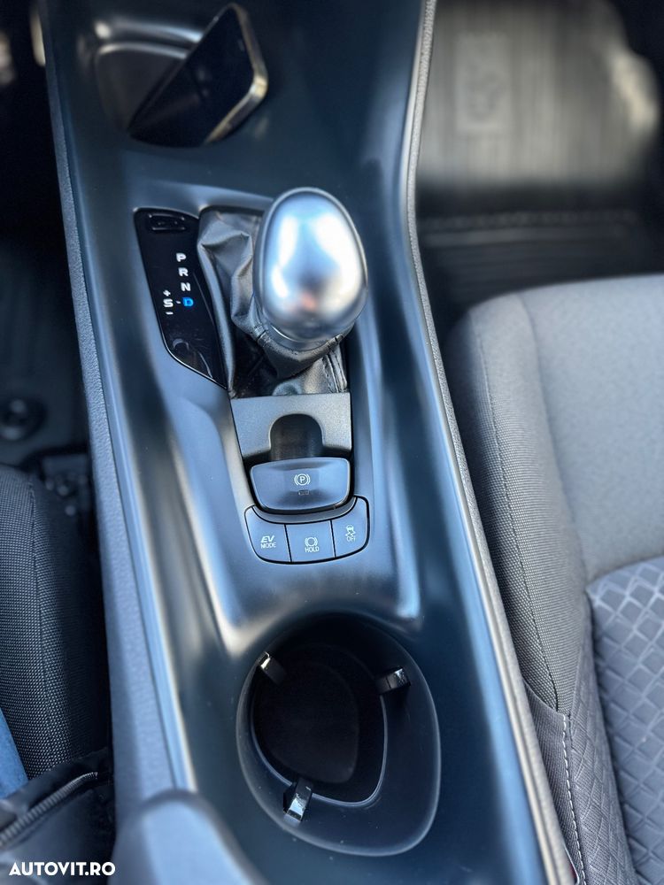 Toyota C-HR 2.0 Hybrid Business-Edition - 13