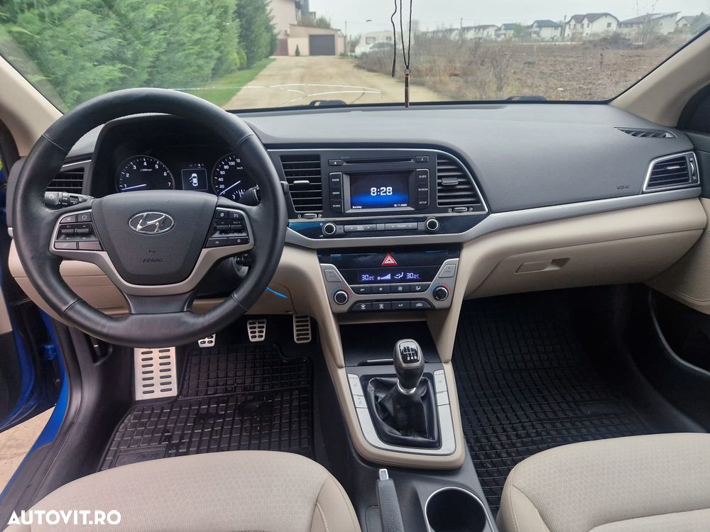 Hyundai Elantra 1.6 MPi Exclusive - 1