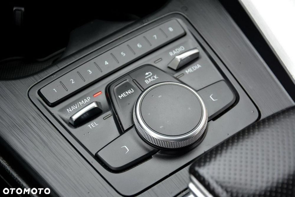 Audi A4 Avant 2.0 TDI ultra S tronic sport - 33