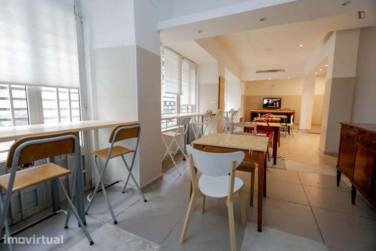 Quarto - localizado em Olaias Lisbon - Grande imagem: 2/11