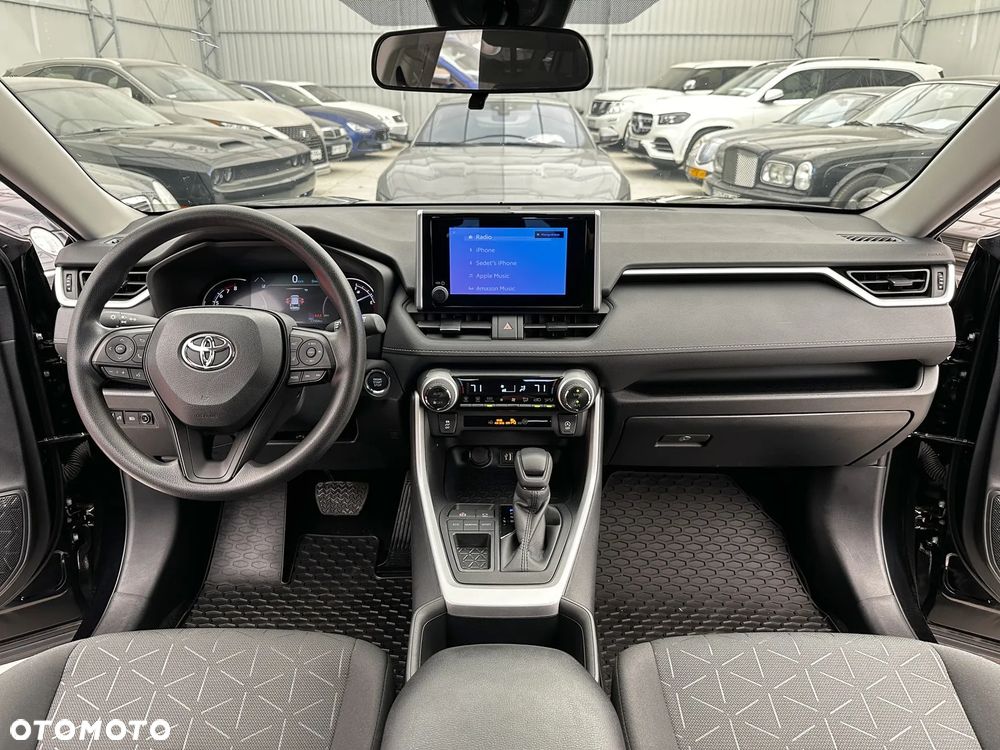 Toyota RAV4 - 6