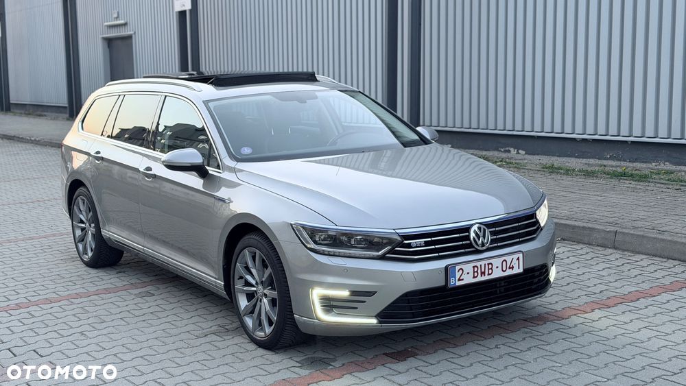 Volkswagen Passat - 4