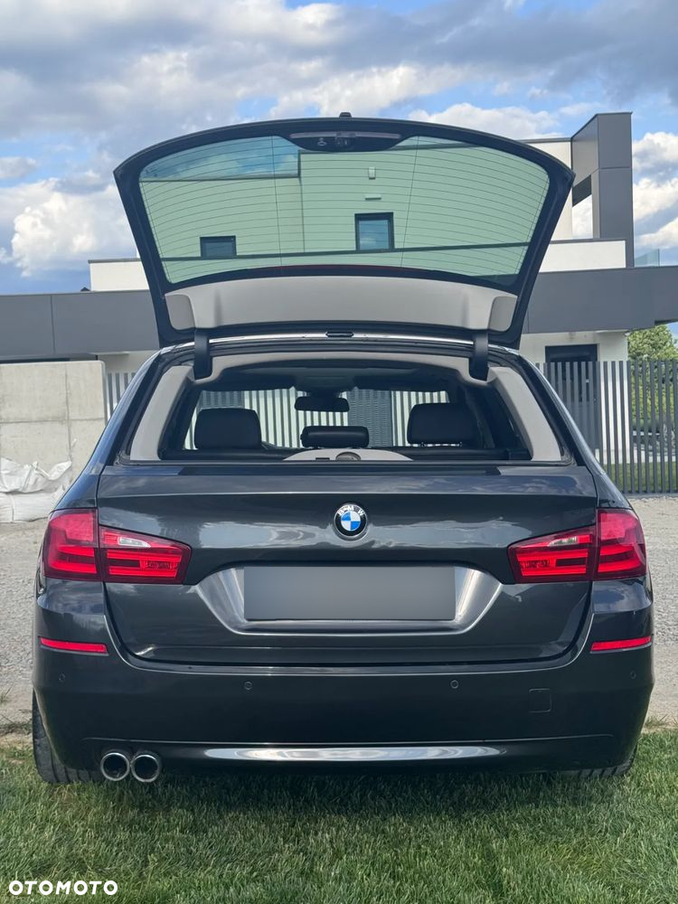 BMW Seria 5 525d xDrive Touring - 6