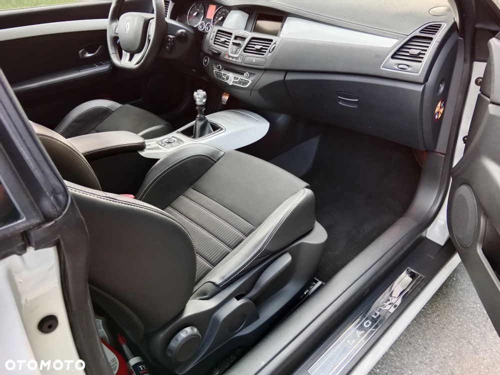 Renault Laguna 2.0 dCi Monaco GP2 - 31