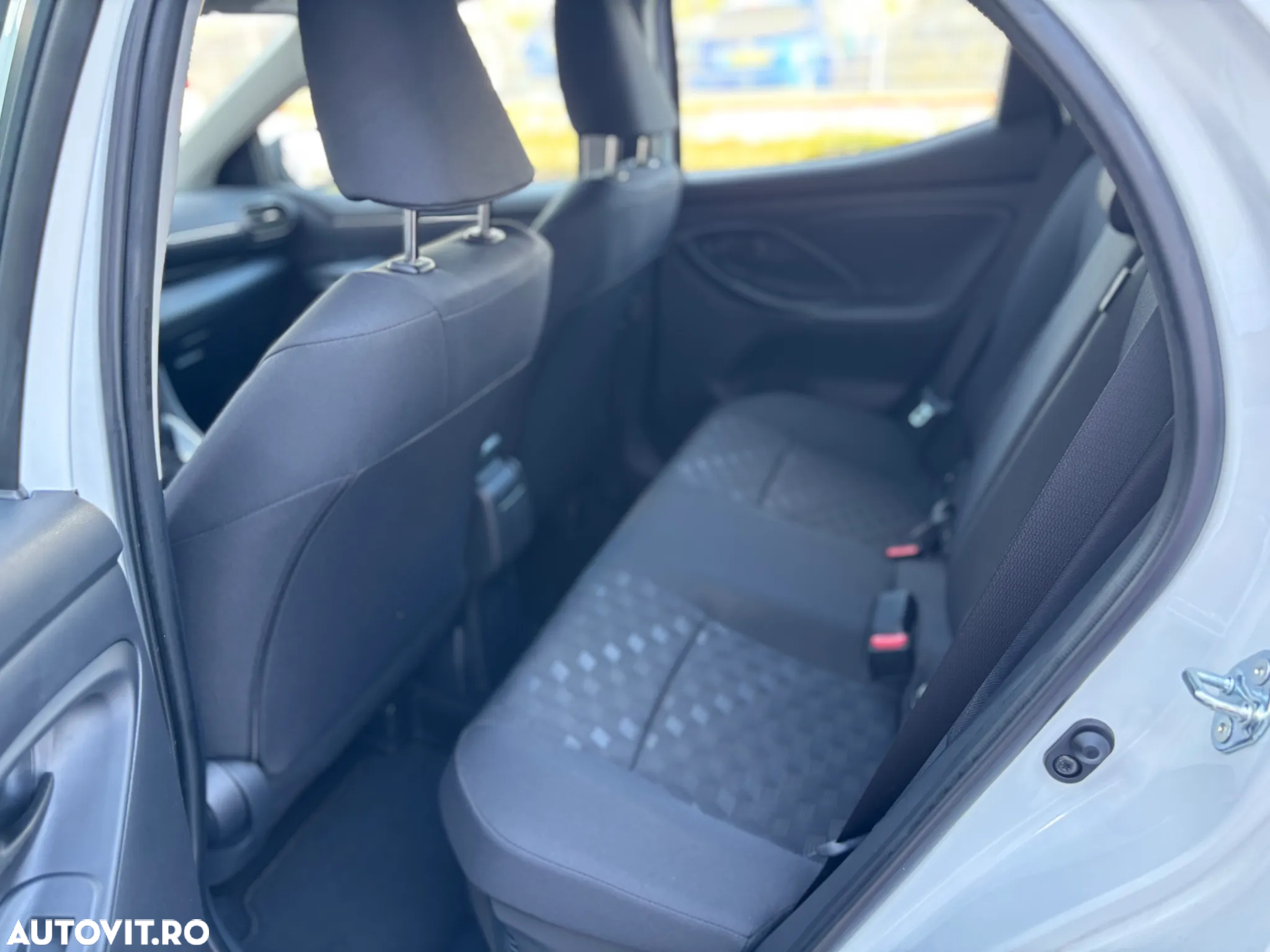Toyota Yaris - 10