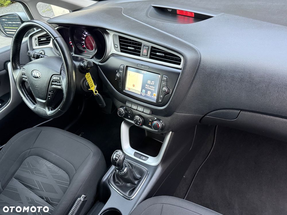 Kia Ceed 1.6 GDI ISG Vision - 17