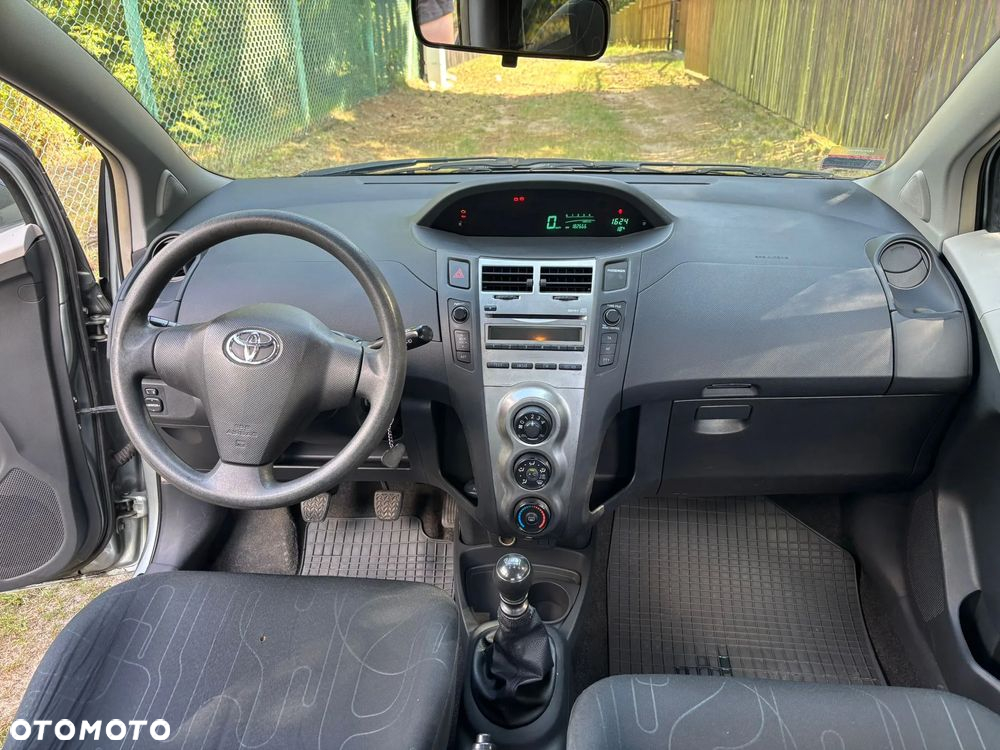 Toyota Yaris 1.33 Luna - 4