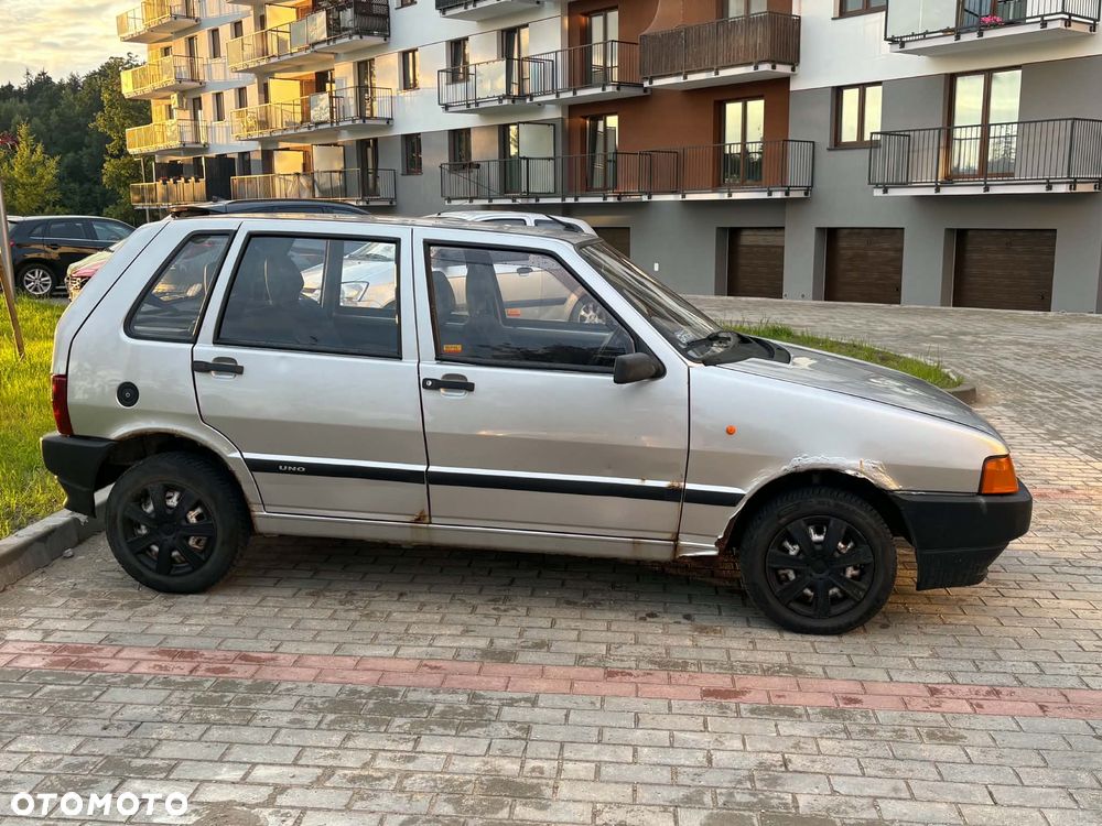 Fiat Uno 899 - 4