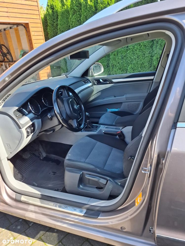 Skoda Superb 2.0 TDI Ambition - 13