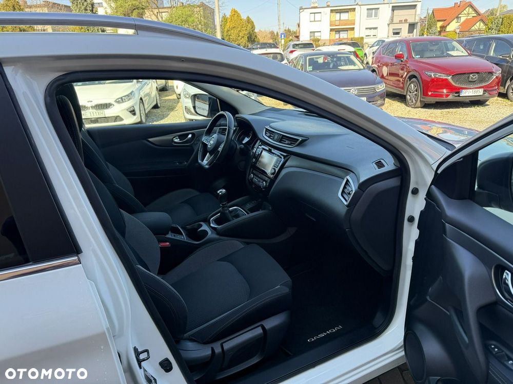Nissan Qashqai 1.6 DIG-T N-Connecta - 23