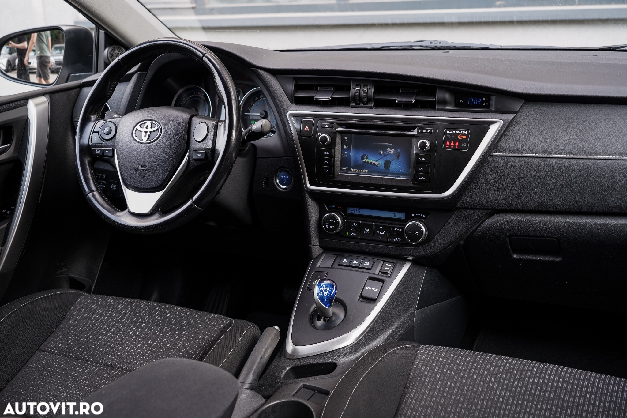 Toyota Auris 1.8 L VVT-i Hybrid Sol - 26