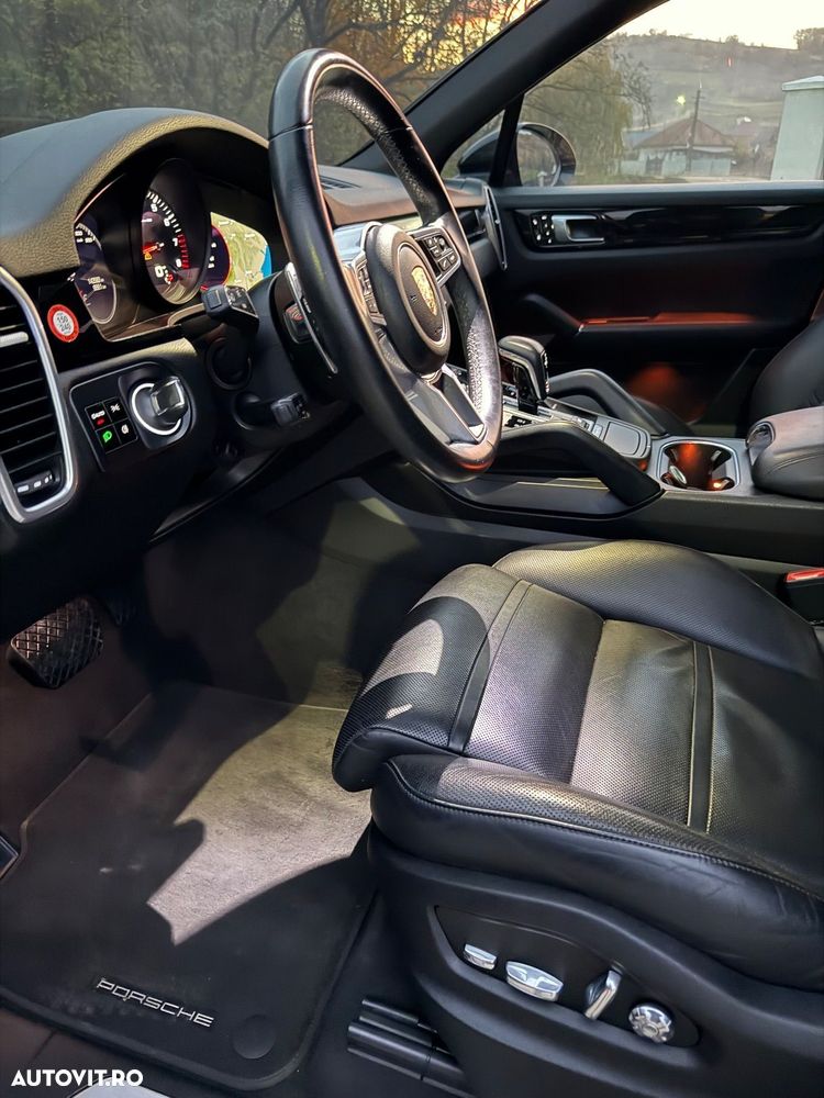 Porsche Cayenne Tiptronic S Platinum Edition - 12