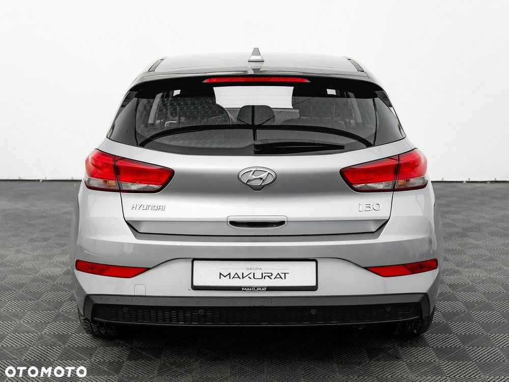 Hyundai i30 1.5 DPI Classic + - 10