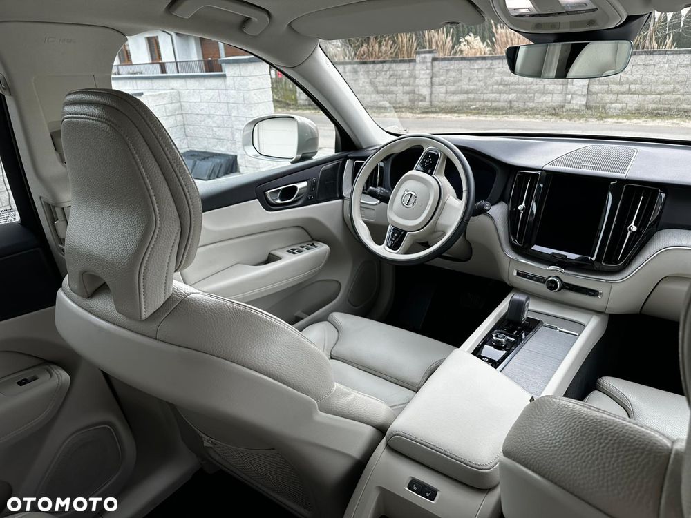 Volvo XC 60 B5 B AWD Plus Bright - 6